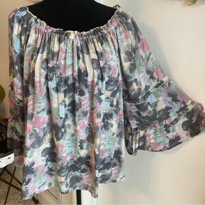 ZAC & RACHEL Woman Bell Sleeve Lightweight Pullover Multi Color Print Top. 2X